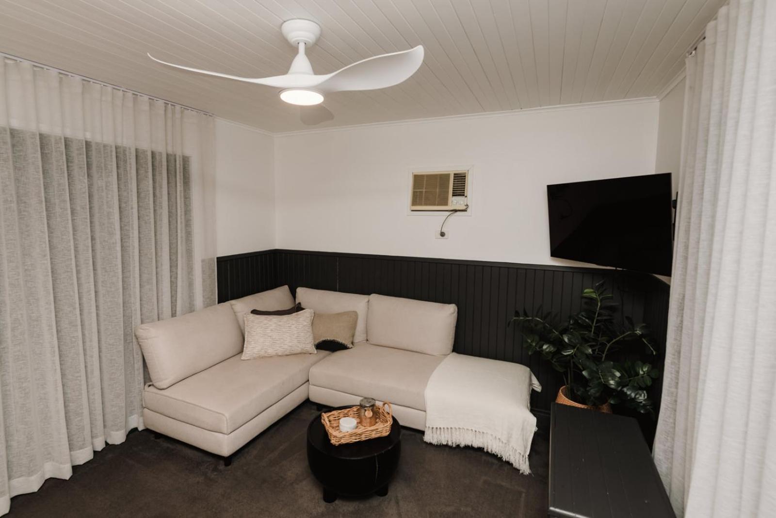 Cabins At Lovedale Wedding Chapel 외부 사진